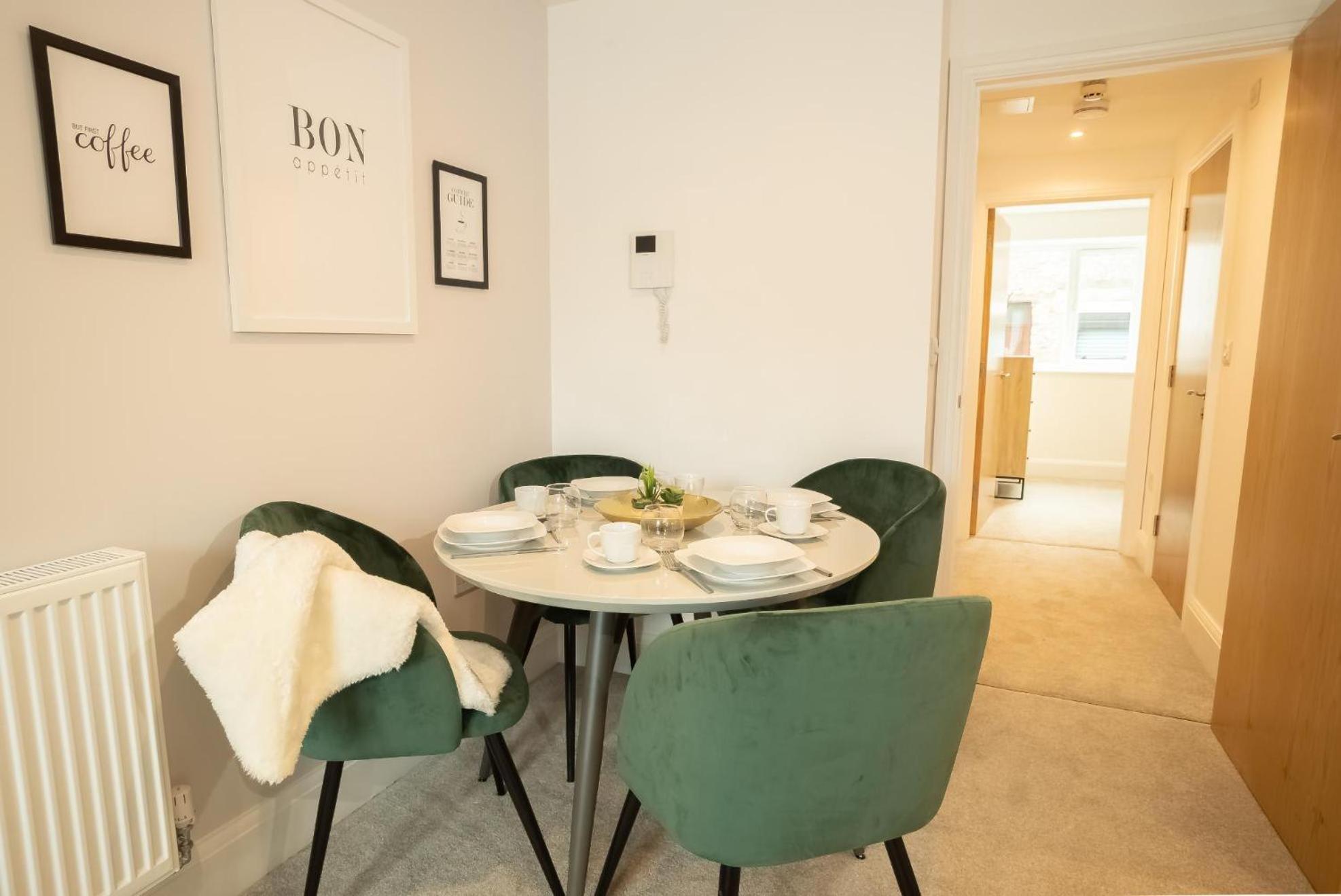 Apartment 1-bed With Wifi & Full Kitchen Included